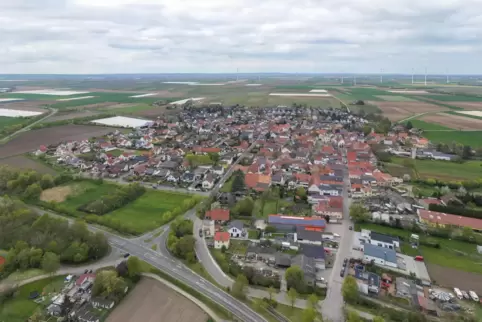 Einheitliches Bild: Die Gemeinde Heuchelheim soll sich mit der Dorferneuerung wandeln.