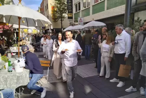 In der "Passegiata Italiana", der italienischen Promenade des Erlebniswochenendes versprühte das Perche No italienisches Lebensg