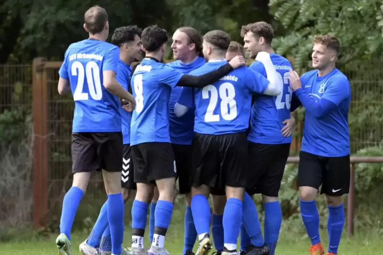 Jubel: Birkenheide feiert das 1:0.