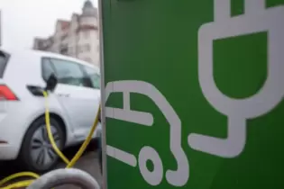 Stromtanken – hier an einer Ladesäule und nicht an einer Wallbox – muss keine Einbahnstraße sein.