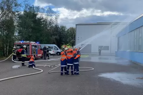 Die Jugendfeuerwehren der Verbandsgemeinde Rodalben haben den "Brand" im Griff. 