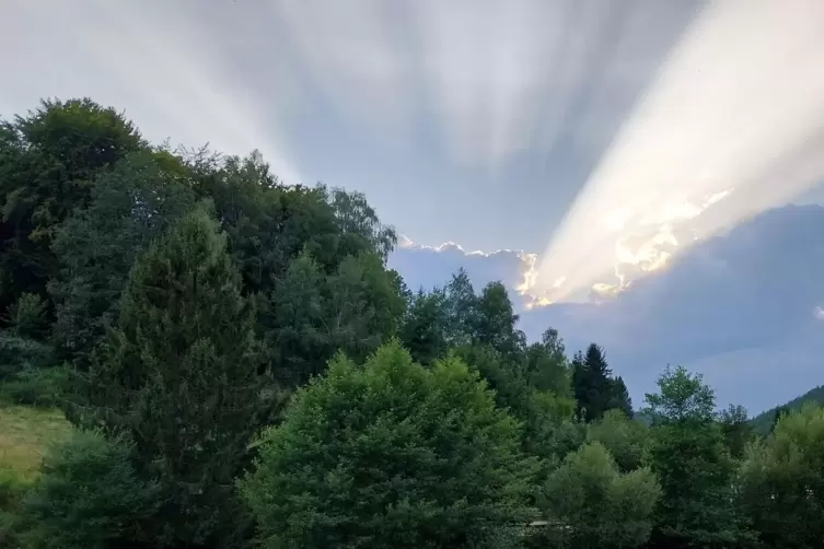 Eine besondere Lichtstimmung hat Christian Cappel in Mölschbach eingefangen. 