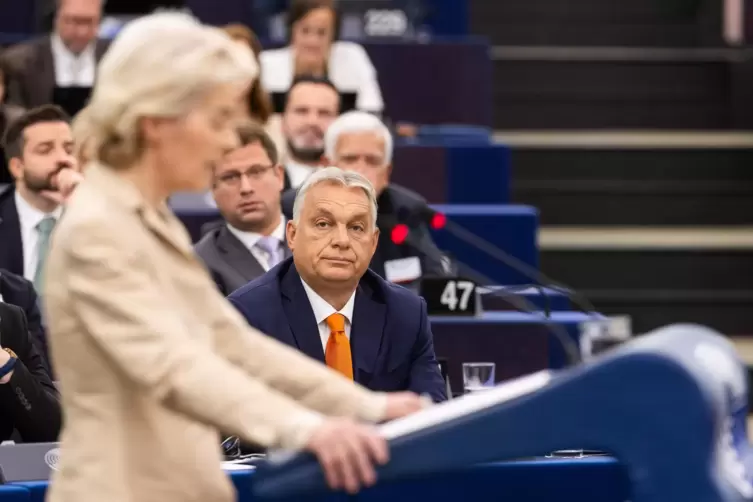 Schenkten sich nichts: Ursula von der Leyen und Viktor Orban im Europaparlament.