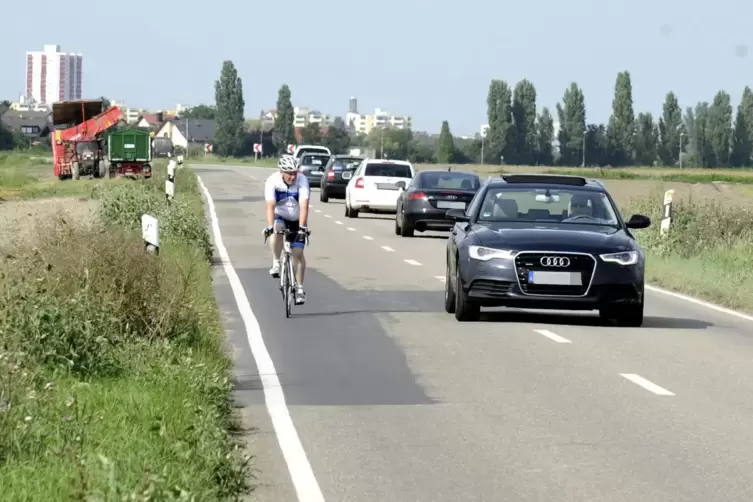 Viel Verkehr: Radfahren ist auf der L524 zwischen Eppstein und dem Petershof kein Vergnügen. 