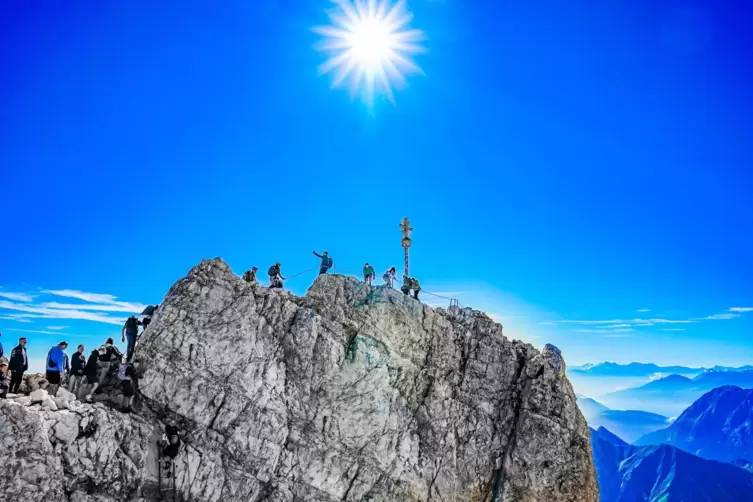  Die Zugspitze ist mit 2962 Metern der höchste Berg Deutschlands. 