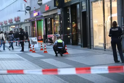 Mann in Kölner Innenstadt durch Messer verletzt