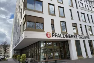 Die Pfalzwerke, hier der Hauptsitz in Ludwigshafen, wollen ihre E-Ladeaktivitäten weiter vorantreiben.