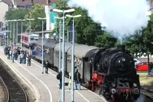 Die Lok 58 311 ist am Sonntag kurz in Bad Dürkheim zu sehen.