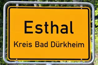 Der Esthaler Gemeinderat hat intensiv über eine Mauer im Ort diskutiert.