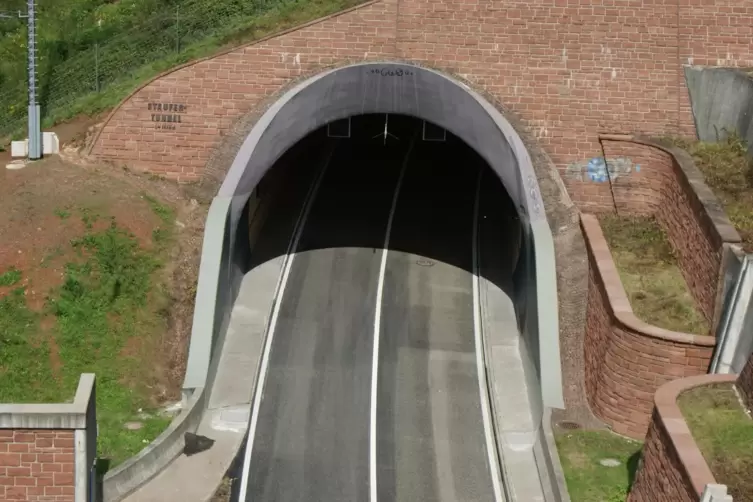 Kein Paradies für Radfahrer: der Staufertunnel. 