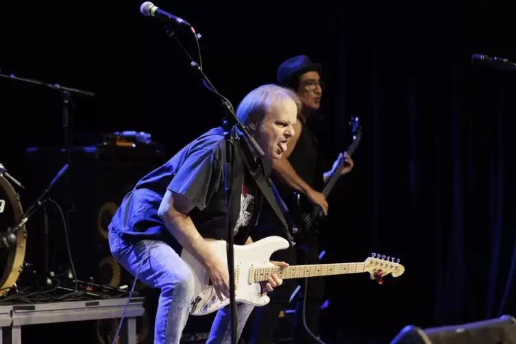 Auch mit 73 noch wild drauf: Walter Trout im Kulturzentrum Kammgarn in Kaiserslautern.