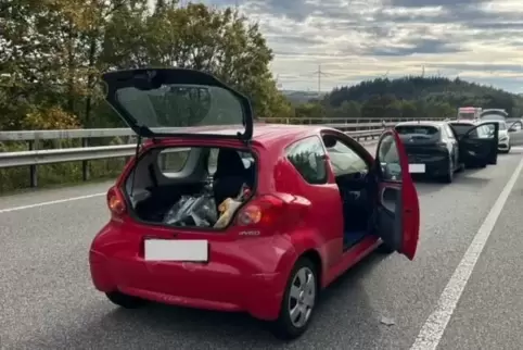 An dem Unfall waren drei Fahrzeuge beteiligt.