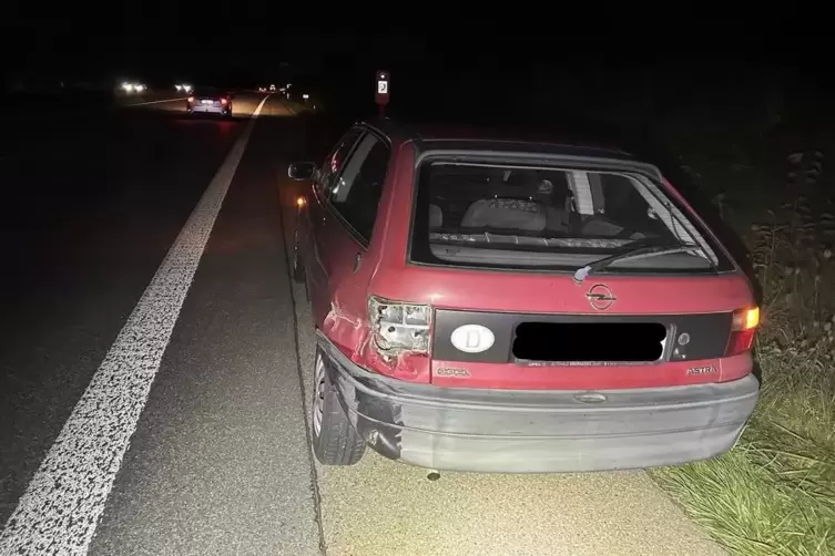 Der Wagen des Geschädigten nach dem Unfall. 