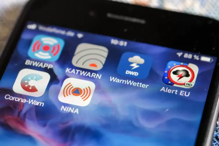 Katwarn und Nina sind zwei der Apps, über die auch die Verbandsgemeinde im Notfall ihre Bürger warnen möchte. 