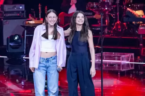 Nach der Entscheidung in der Fernsehshow: Alina Jany (links) mit Patin Yvonne Catterfeld.