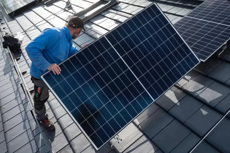 Die Stadt will bei Photovoltaikanlagen zulegen und so den Strombedarf in Neustadt decken. 