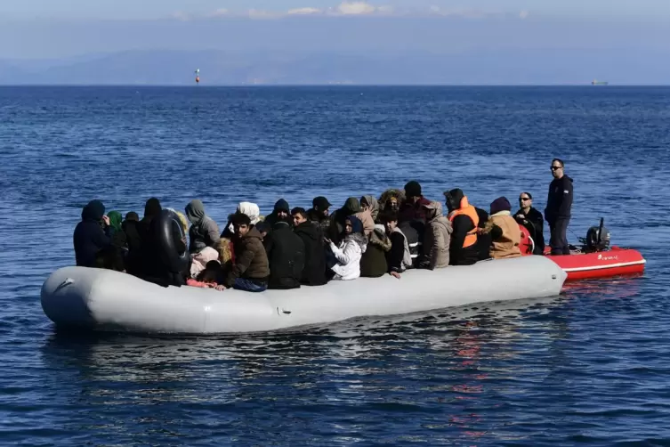 Migranten, die über das Mittelmeer flüchten, kommen häufig in Griechenland an – und müssen laut der Dublin-III-Verordnung im Ers