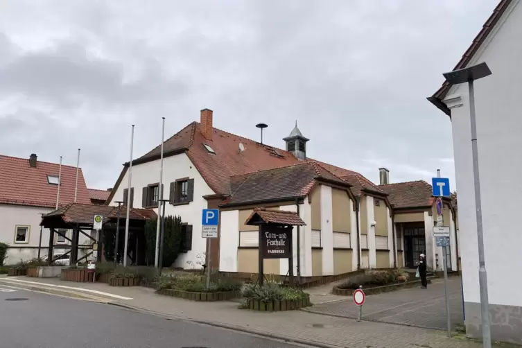 Die Zeit der Turn- und Festhalle in Offenbach ist abgelaufen. Es wird bald eine neue Veranstaltungsstätte im Ort geben. Entstehe