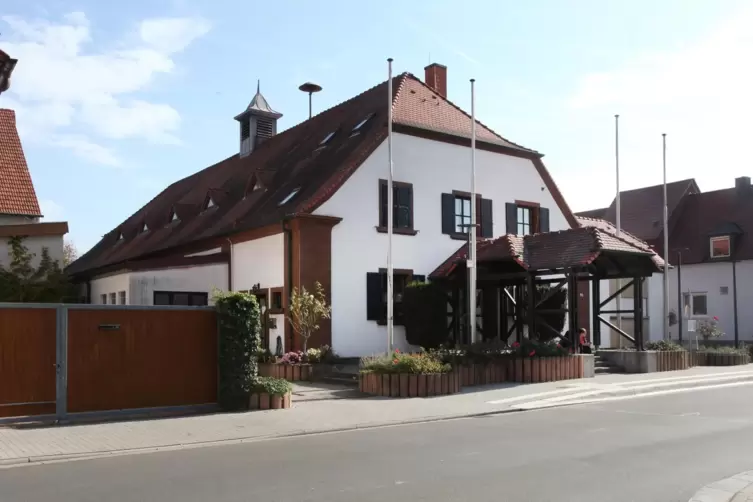 Die Zeit der Turn- und Festhalle in Offenbach ist abgelaufen. Es wird bald eine neue Veranstaltungsstätte im Ort geben. Entstehe