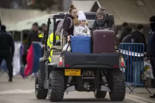 Das Schicksal aus der Ukraine geflüchteter Menschen bewegt viele Neustadter.