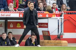 Will sich nicht von seinem Weg abbringen lassen: BVB-Trainer Nuri Sahin, der Mann mit extremem Stallgeruch.