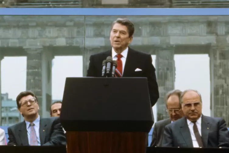 „Mr. Gorbatschow, tear down this wall“: Ronald Reagan in Berlin. 