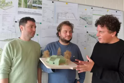  Karl Glismann, Felix Miller-Behnecke und Paul Schneider freuen sich auf das Projekt. 