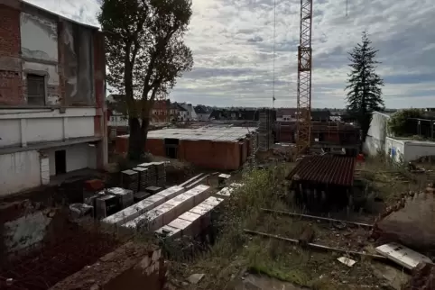 Im schlimmsten Fall könnte die Baustelle an der Zweibrücker Straße zur Bauruine werden. 