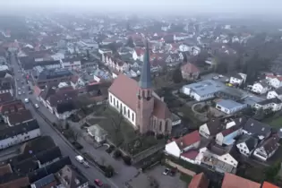 Die Täter sind in die Kirche eingebrochen.