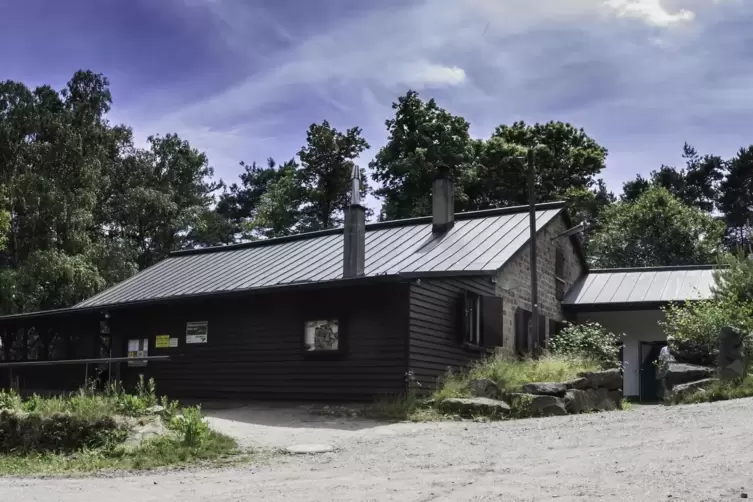 Die St. Anna-Hütte auf dem Annaberg. Der Sage nach könnte der Teufel hier in der Nähe hausen.