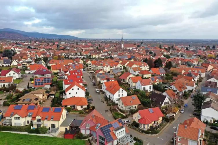 Die Ortsgemeinde Maikammer aus der Vogelperspektive.