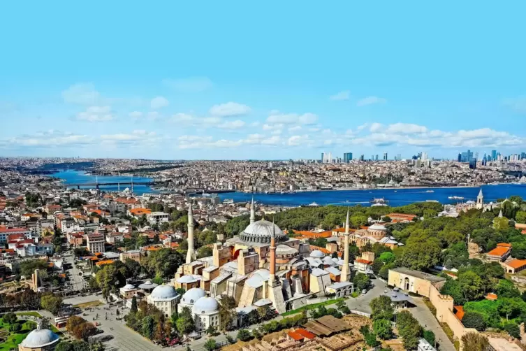 Blick über Istanbul mit der Hagia Sophia im Vordergrund: Hier empfängt der türkische Präsident Erdogan am Samstag Bundeskanzler 