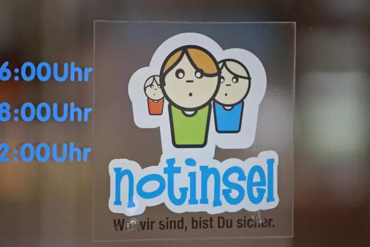 Wo dieser Sticker klebt, finden Kinder ein offenes Ohr.