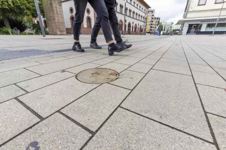 „Solche steinernen Wüsten sind maßgebliche Treiber für das Stadtklima“, sagt Sascha Henninger, Stadtklimatologe an der RPTU. Im 