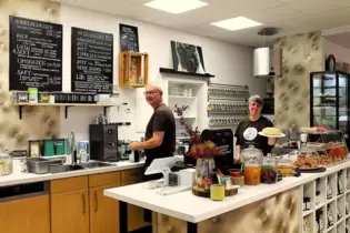 Marcus und Silke Hohaus stellen alle süßen Leckereien selbst her. Sogar Gummibärchen gibt es aus Eigenproduktion.