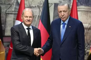 Scholz und Erdogan während ihrer Pressekonferenz in Istanbul.