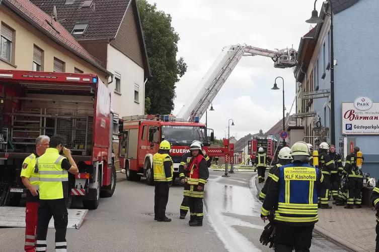 Bereits am Tag des zweiten Brandes neben dem Gasthaus Bärmann hatte die Polizei den Tatverdächtigen kurzzeitig festgenommen.