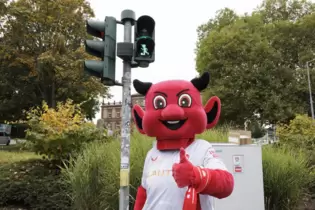 Kaiserslautern: Grünes Licht für den Betze-Teufel als Ampelmännchen.