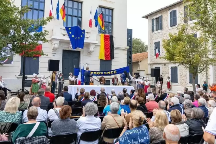 Neben der 50-köpfigen Delegation aus Rockenhausen waren auch viele Einheimische zur offiziellen Jubiläumsfeier gekommen. 