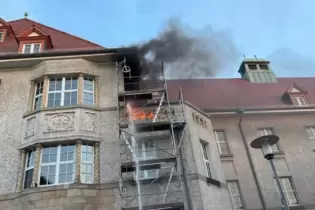 Brandort: ein Balkon der Zeppelinschule in der Neufferstraße in Speyer.