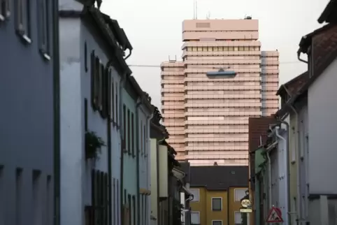 Einst das höchste Rathaus der Republik: Aufnahme aus dem Kaiserslautern-Band von Jörg Heieck von 2010.