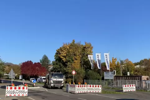 Bei der Firmenzufahrt von Watts ist Schluss: Hier beginnt die Baustelle. 