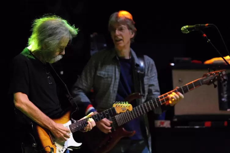 Bob Weir (links) und Phil Lesh (rechts) 