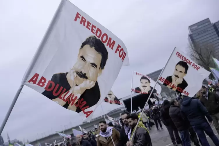 Immer wieder demonstrieren Kurden für die Freilassung von Öcalan.