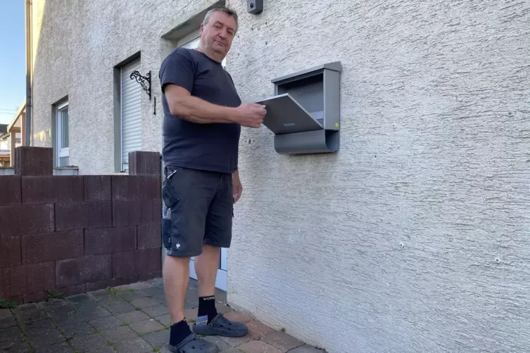 Wolfgang Schwenken ist auf die Zustellung der Post angewiesen. 