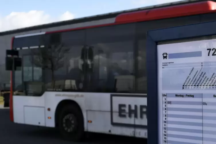 Mit Fahrtausfällen und Verspätungen ist im ÖPNV zu rechnen.