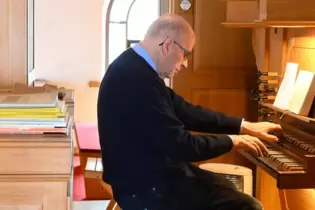 Nach 27 Jahren Dienst an der Orgel der evangelischen Kirche in Lemberg nimmt Joachim Hoene Abschied.