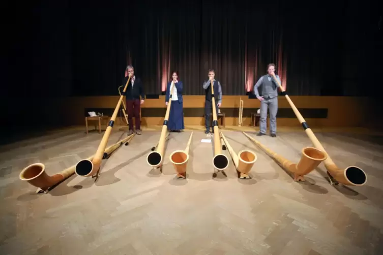 Das Hornroh Modern Alphorn Quartett mit (von links) Balthasar Streiff, Jennifer Tauder-Ammann, Lukas Briggen und Michael Büttler