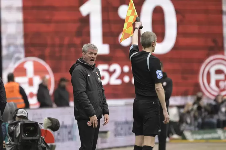 Friedhelm Funkel hat sowohl den 1. FC Kaiserslautern als auch Fortuna Düsseldorf trainiert. 