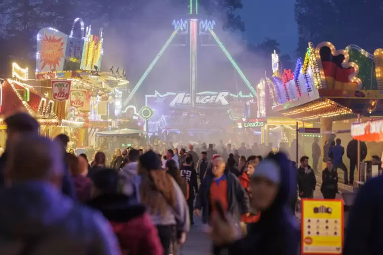 Preis-Check auf der Oktoberkerwe: Was kosten Kettenkarussell, Schaumküsse und Co?